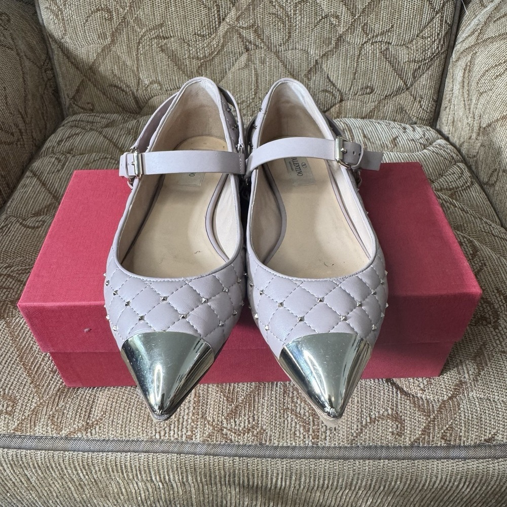 Valentino Spike Heels Size 39.5 Comes‎ with box